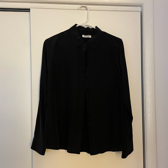 Everlane Women’s Silk Round Collar Shirt in Black - Picture 2 of 5